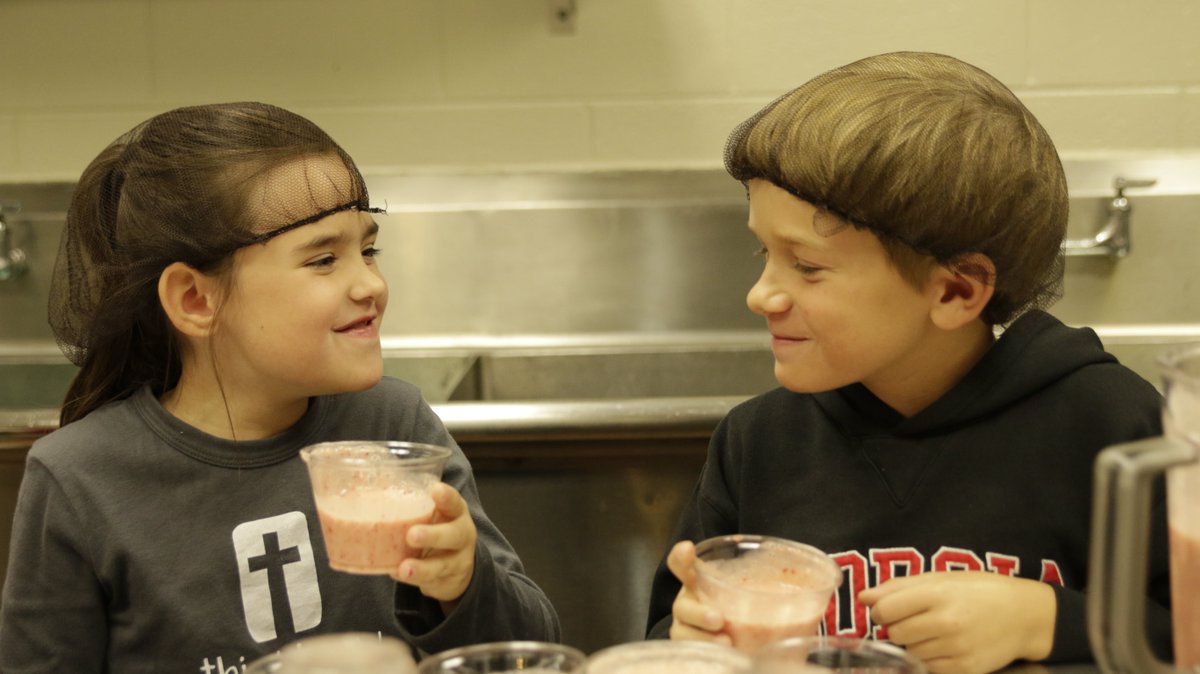 Boosting kids' nutrition tips from @SchoolMealsRock:
✅ If they grow it, they will eat it.
✅ If they cook it, they will eat it. 
✅ If they taste it, they will eat it.

Check out more tips &amp; highlights from our Chat &amp; Chew series: bit.ly/2DJ1qqF #NationalNutritionMonth