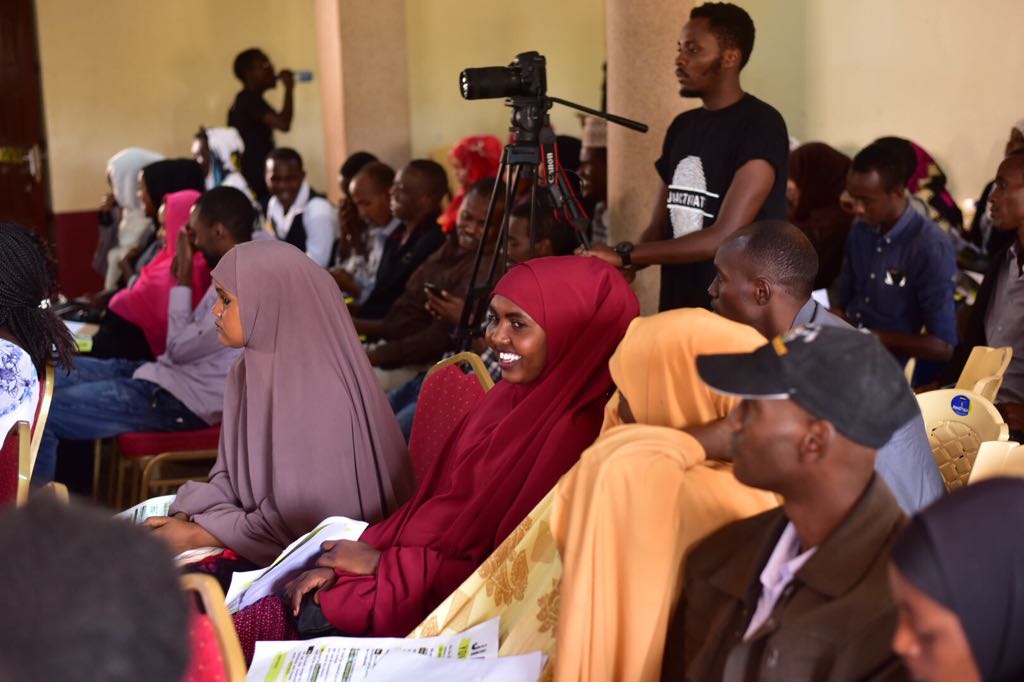 Oayouthkenya's tweet photo. There is need to set up rehabilitation centres in Isiolo county to tackle widespread abuse of drugs among majority of youth. 
#JIACTIVATEMtaa #JuaCountyYako https://t.co/tw3jJit1Co