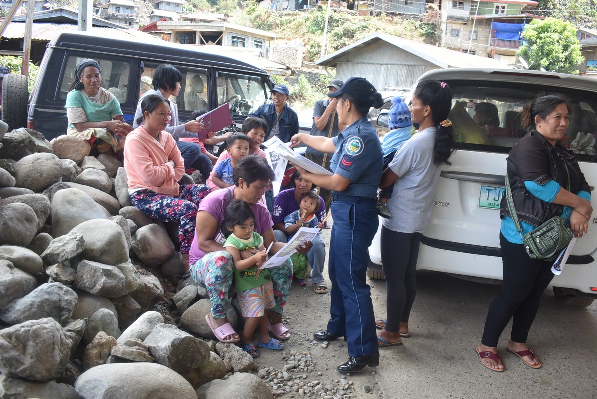 PNPSadanga1's tweet photo. Distribution of fliers containing tips on fire prevention during the assembly meeting held at Poblacion Municipal Ground
#IntensifiedPIPS #IntensifiedCommunityAwareness #PNPPatrolPlan2030 @PNPCordillera @ProcorRpcrd @PNPMtProvince @pio_mtprovppo @rwinp88 https://t.co/xBXyhG8mVs