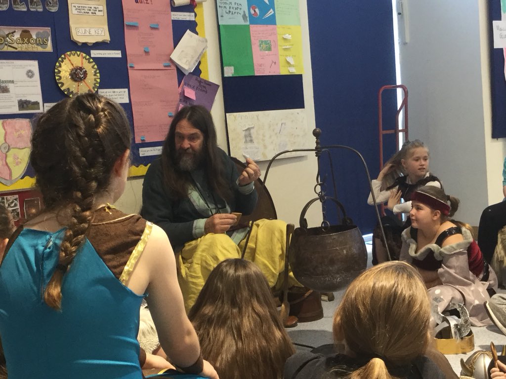 engainesschool's tweet photo. Head lice were a big problem for Vikings. https://t.co/yFzPC9Fesj