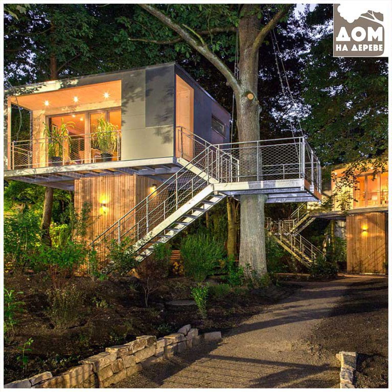 DomNaDereve_ru's tweet image. Весна! На деревьях вот-вот распустятся почки – а на некоторых, самых красивых, уже растут новые домики. Да непростые домики, а со всеми удобствами, в которых будет и летом не жарко, и зимой не холодно. 🌳🏡 #домнадереве #домикнадереве #treehouse #домнадеревемосква #гостевойдом