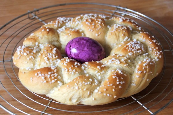 JoinMyGift's tweet photo. Auf der Suche nach einem Mitbringsel für #Ostern? Ab zum Rezept für saftigen #Osterkranz: https://t.co/c2Zh9ZeSOr https://t.co/Dzl45p4FaH