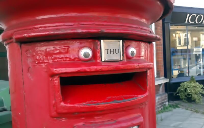 JohnDonoghue64's tweet image. Introducing the happiest post box in Britain