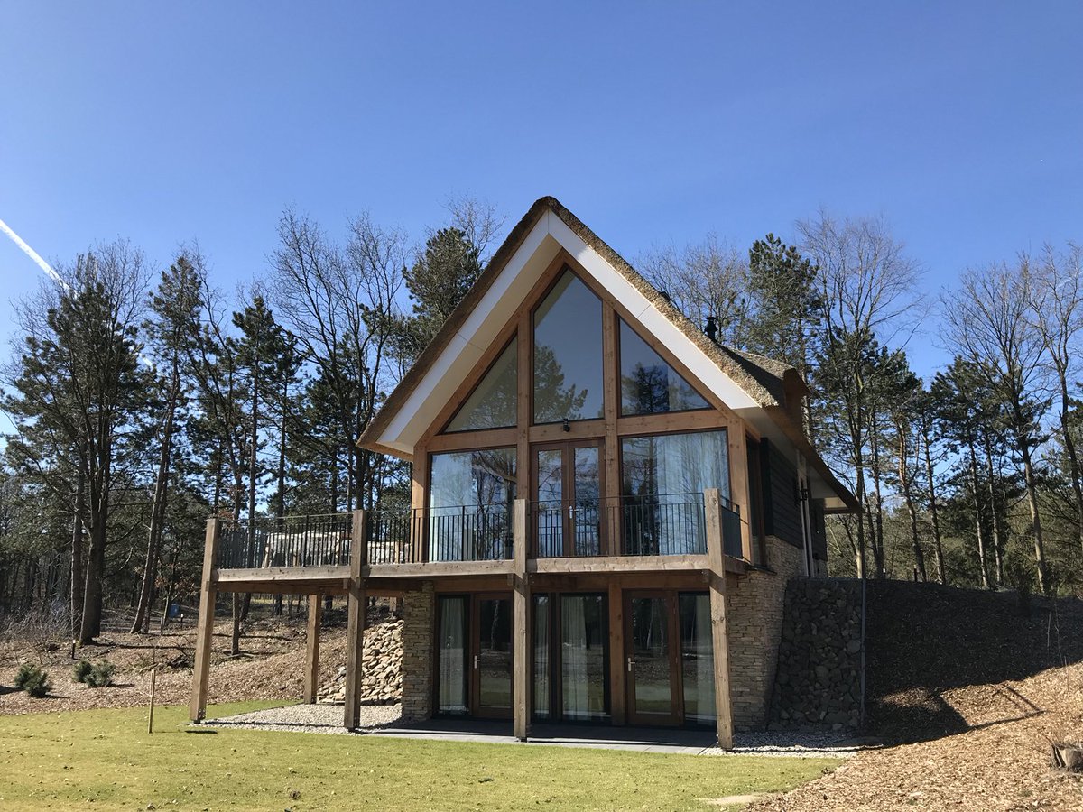 Op Goede Vrijdag, 30 maart a.s., is verkoop aanwezig op Familieresort PUUR Exloo om uw vragen rondom aanschaf van een villa op het familieresort te beantwoorden.