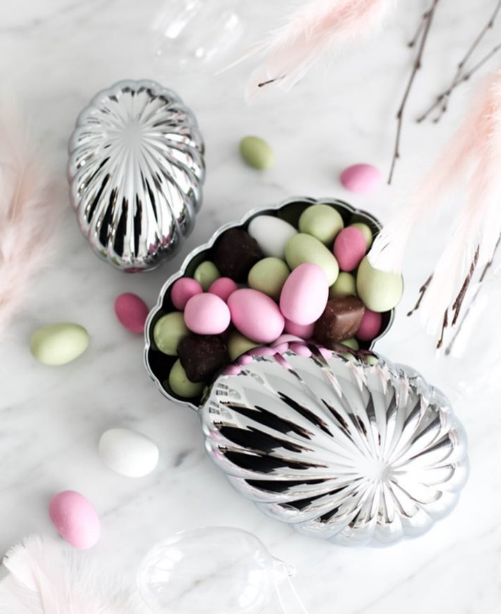 Savvy Afdæk Overvåge Georg Jensen on Twitter: "Find the perfect spot for your easter eggs.  Easter is approaching and the LEGACY BONBONNIERE is the perfect decoration  for Easter and Spring. The bonbonniere is ideal for