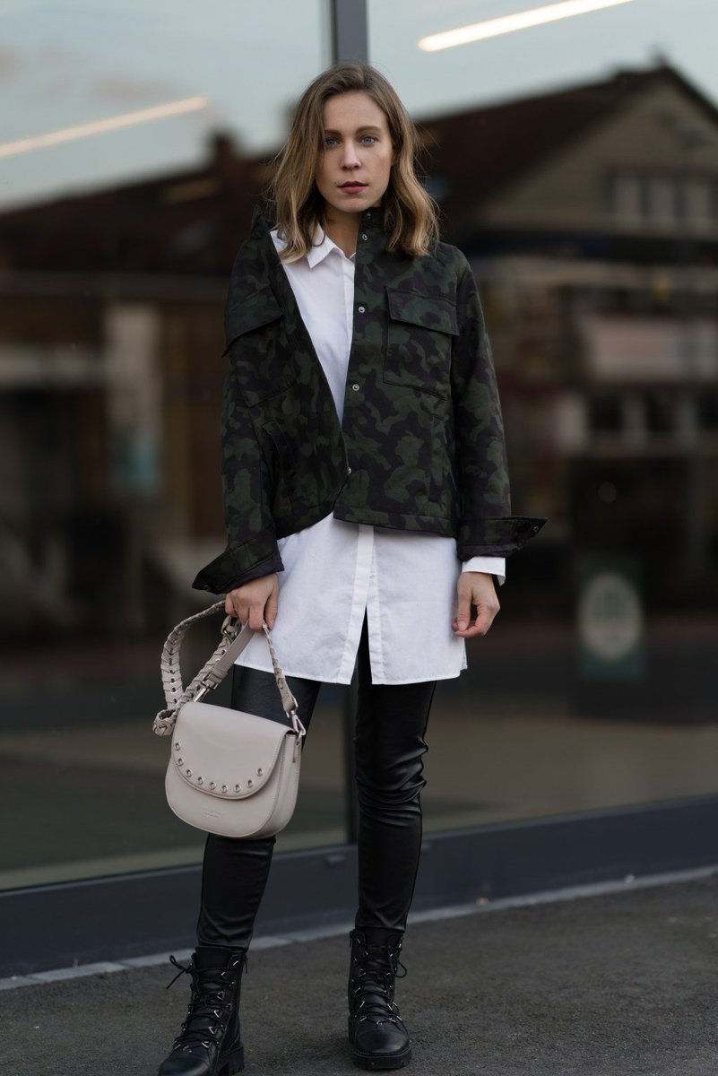 Sariiety's tweet photo. Army Jacket, Long Blouse &amp; Leather Pants https://t.co/LbFC9jCoxK https://t.co/Iwh90zxRfA
