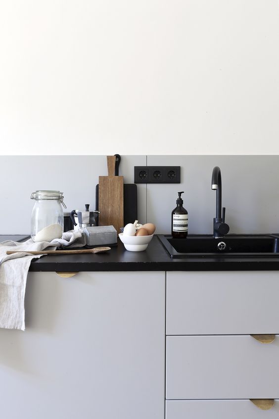 summerlystone's tweet image. Fine Grain Black Color #QuartzStone
summerlyquartzstone.com/quartz-colors/… #quartzcountertops #quartzstone #kitchen #kitchendesign #kitchenset   #interiordesign   #homemade  #homedesign #newhome   #farmhousekitchen   #frenchcountrystyle  #spanishstyle  #luxurystyle  #luxuryhome  #luxurydesign