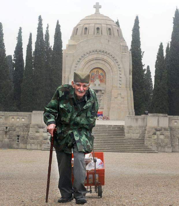 govorisrbija's tweet image. Ђорђе Михаиловић, човек који и након 59 година и даље чува гробове српских ратника из Првог светског рата. 

ЗА СВАКО ПОШТОВАЊЕ!