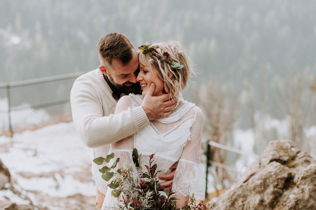 Love ❤️#bohowedding #elopement #loveinthesnow #weddingdress #madeinFrance #lace