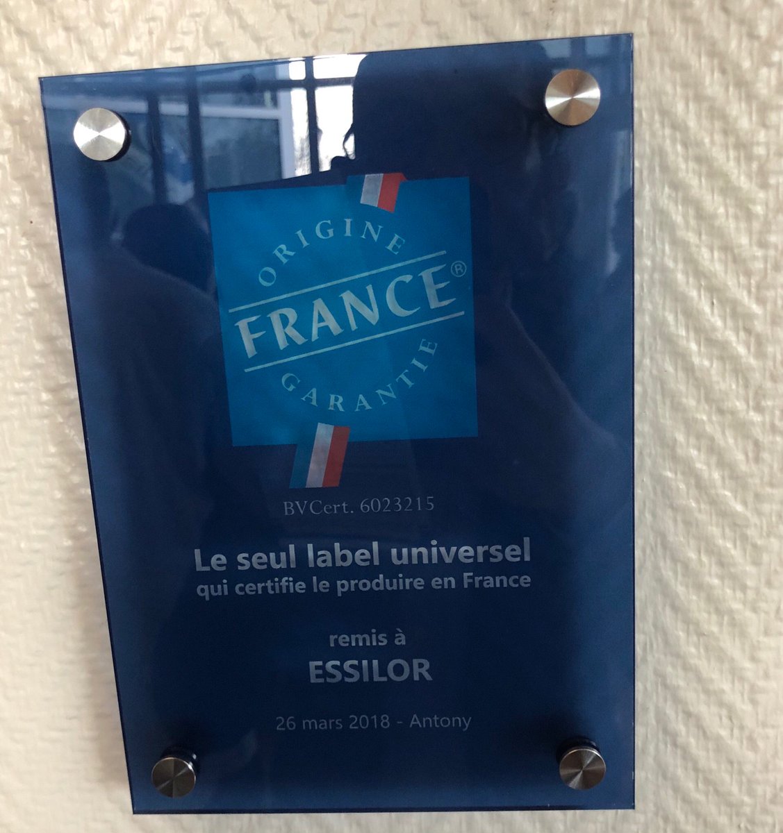 yvesjego's tweet photo. Visite d’un des sites @essilor ce matin pour saluer la performance de cette belle entreprise 🇫🇷 qui a toujours cru dans le label #originefrancegarantie @labelofg @iledefrance @villeantony @hautsdeseinefr @DevedjianP https://t.co/weFRTY5yD9