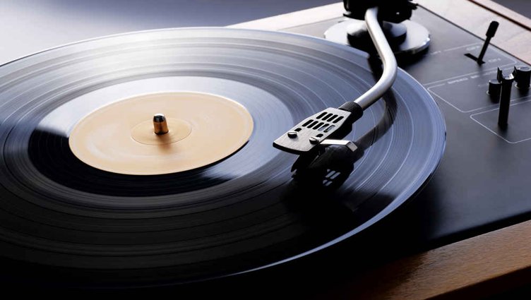 IT_BTEC_'s tweet photo. We are buzz vinyl records, we are coming to Tunbridge Wells on the 12th of march. Get ready!!! 😏😏 https://t.co/MjL8GSscOQ