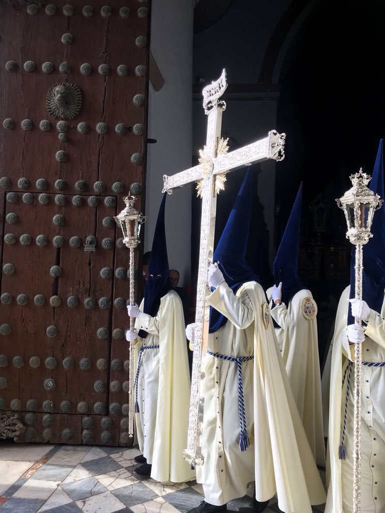HdadQa's tweet photo. Felicitar a tod@s los Hermanos por la ejemplar estación de Penitencia. #YosoydelaQuintaAngustia https://t.co/vzWXkOkUBp