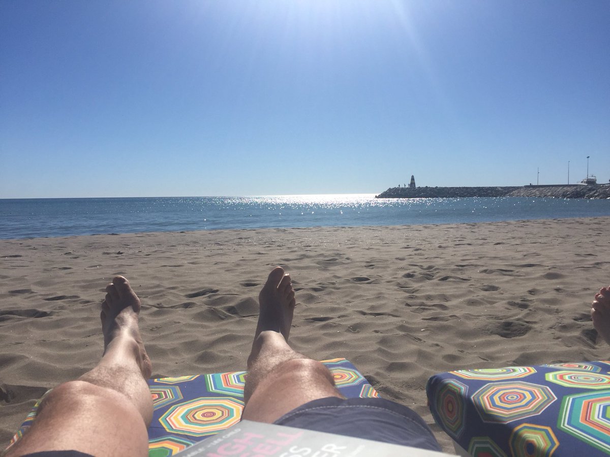 pmcounty's tweet photo. Normal leg service resumed 🇪🇸☀️ 😁🍷 https://t.co/KcczBNiydB