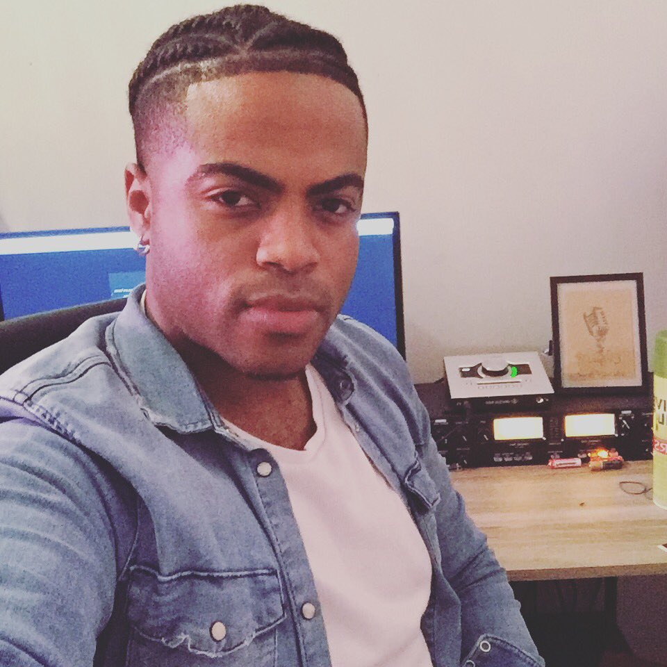 Vandaag #verstandskies trekken scared as F*%#ck effe muziek maken hoor 😅 #wisdomteeth #music #joshua #gkm #love