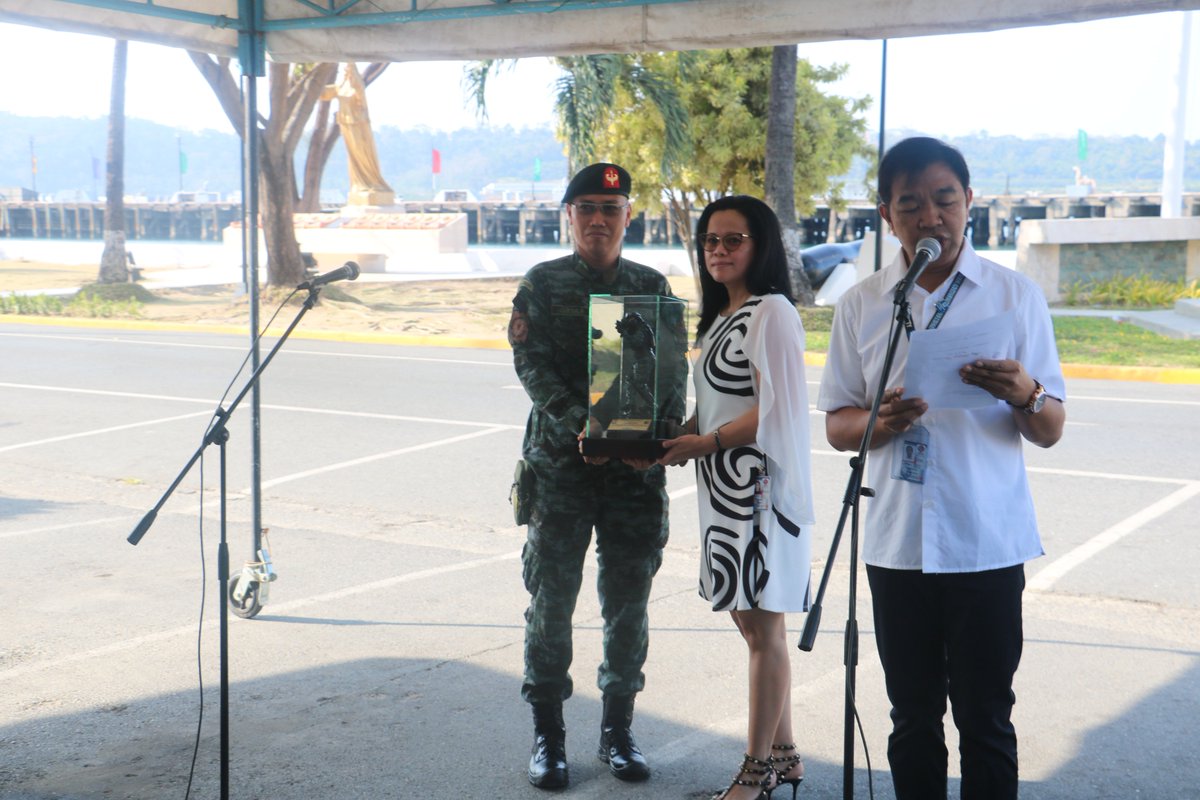 pnpsaf_2sab's tweet photo. #2018NationalWomensMonthCelebration
#SBMAChairpersonandAdministrator
#2SAB
#PNPPATROLPLAN2030
H2SAB and 25SAC personnel attending the Flag Raising Ceremony and awarding the SAF CTO mianiature in recognition to the contribution of Atty Wilma T. Eisma https://t.co/L81Fje9nxn