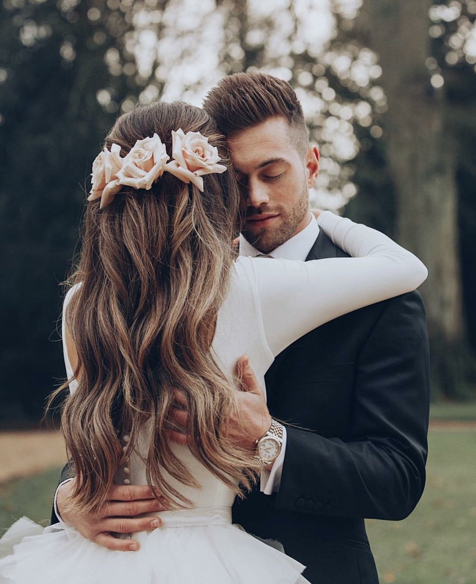 #MCM @reid_thorn 

The sexy boss man that makes us all jealous with how in love he is with his wife.