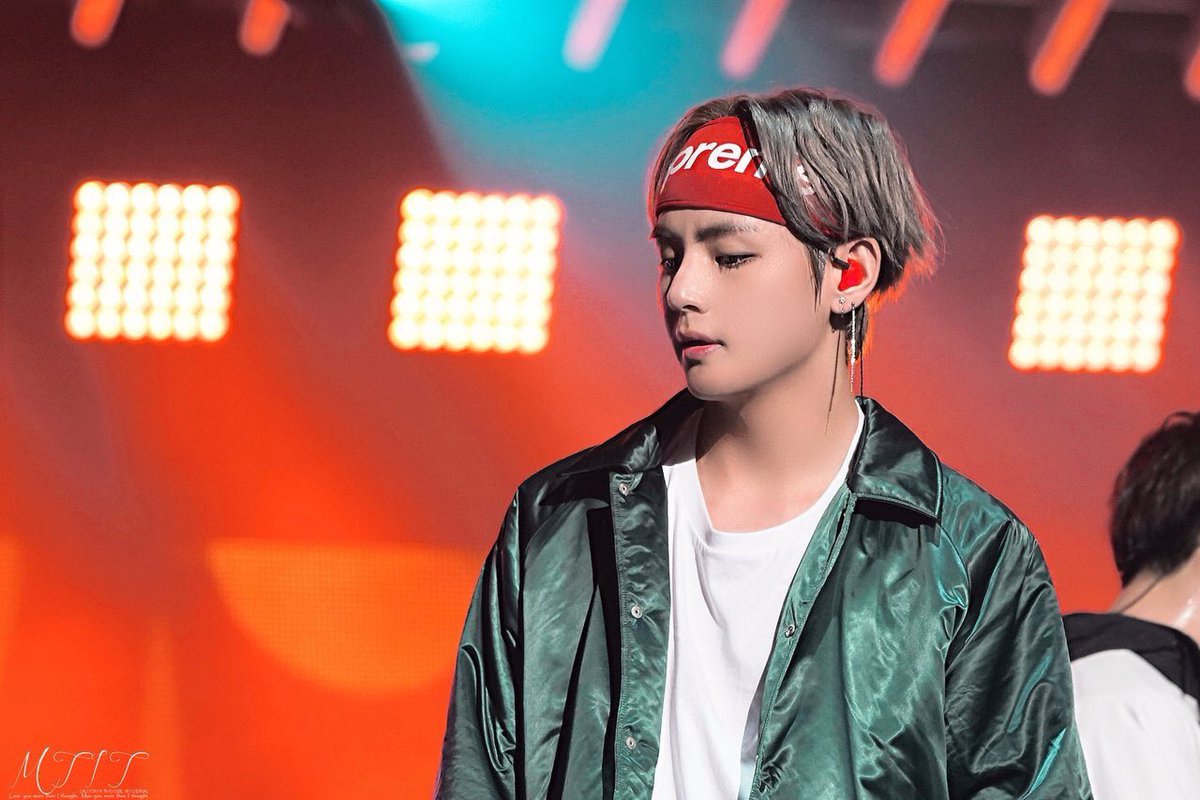 taehyungpics's tweet photo. 171115 © More Than I Thought https://t.co/s4NPnxtD5W