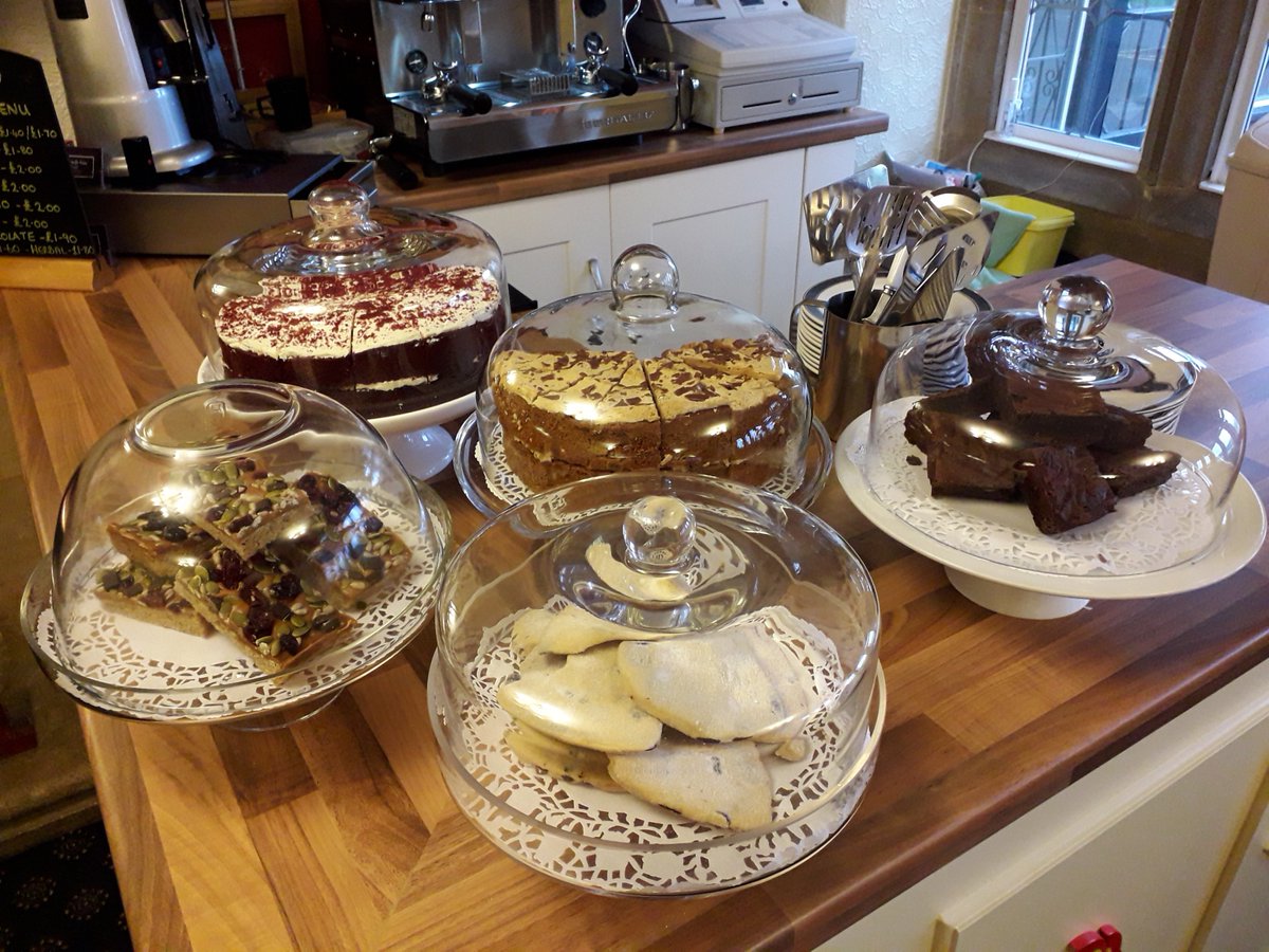 HarcombeHouseHols tweet media