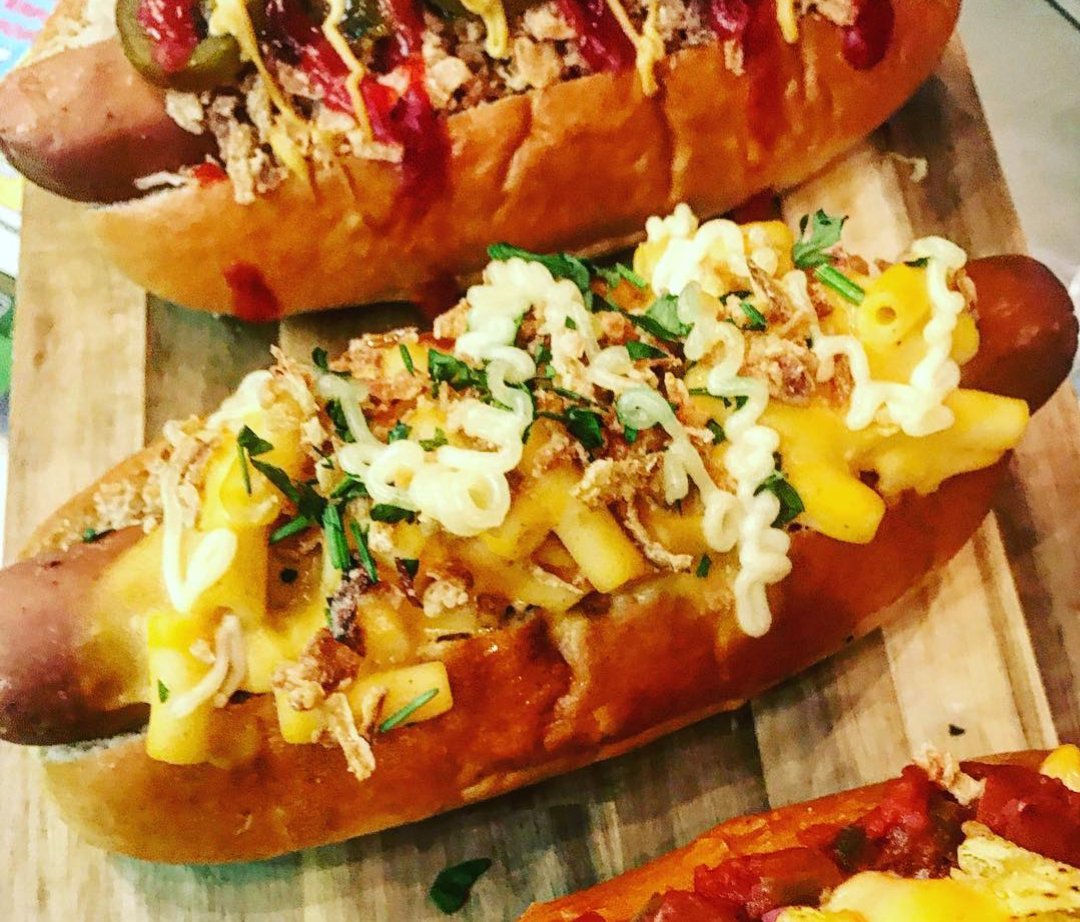 Finished the weekend off at @BrightonVegFest with truly the best of the 'wurst' from <a href="/pigoutuk/">PIG OUT</a> great food, great event. Well done <a href="/Love_Brighton/">VisitBrighton</a> !!