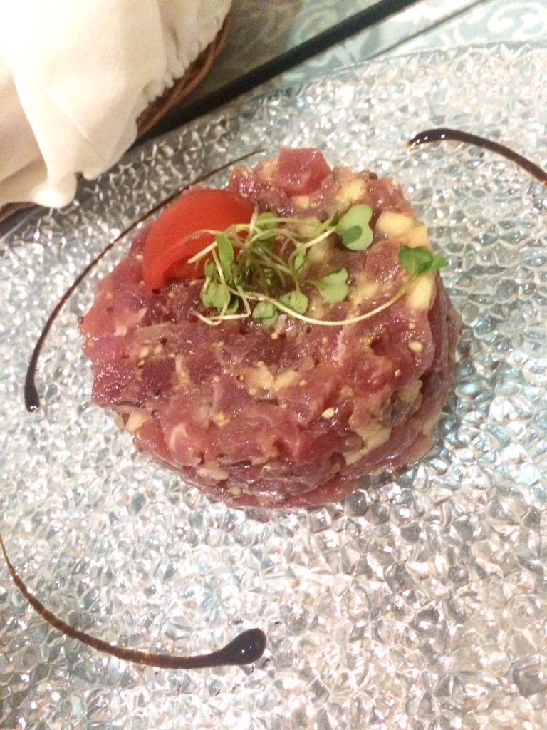 visitcarmona's tweet photo. Tartar de Atún del Restaurante La Almazara de Carmona. No olvides hacer una visita esta Semana Santa en Carmona a este referente de la gastronomía local que jamás decepciona, c/Santa Ana, 33 #carmona #visitcarmona #gastronomia #gourmet #foodporn #restaurant #sevilla #andalucia https://t.co/Rq9FYfCjw2