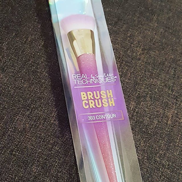 brislifestyle's tweet photo. Just another brush for the collection... I LOVE @realtechniques #makeupbrush #brushcrush #glitter #pastel #holographic #brisbane #briscitylifestyle #lifestyle #bne #brisbaneblogger #blogger #bloggerstyle #lifeofadventure #brisbanecity #lifestyleblogger #love #citylife #brisb… https://t.co/KaFZupRqGF