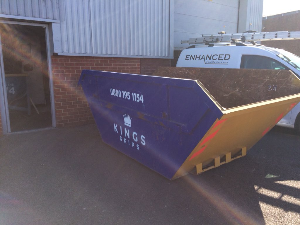 KingsSkip's tweet image. Another skip delivery this morning in Romford we have a large stock of brand new skip’s for you or your business call our office for a free no obligations quote on 0800 195 1154 or mobile 07398 670 916