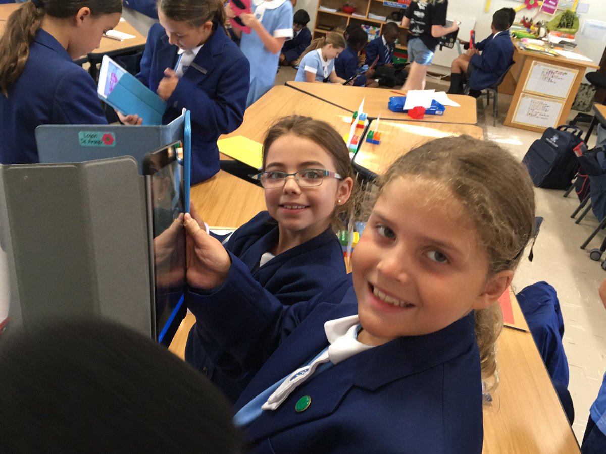 MrsKels's tweet photo. Grade 3 experiencing the Metaverse App for the first time #virtualreality #metaverse @ParklandsTweet https://t.co/fh3jFXB1rD