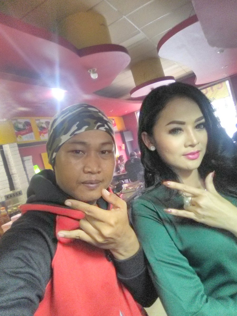 Salam ekseizz bersama <a href="/fanianada16/">Fania Nada</a>