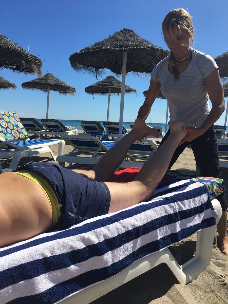 pmcounty's tweet photo. Gets better😃 just when you want the best Argentina 🇦🇷 Beach 🏖 Massage Lady - ping there she is 👏👏😁 https://t.co/1ftH9D3veF
