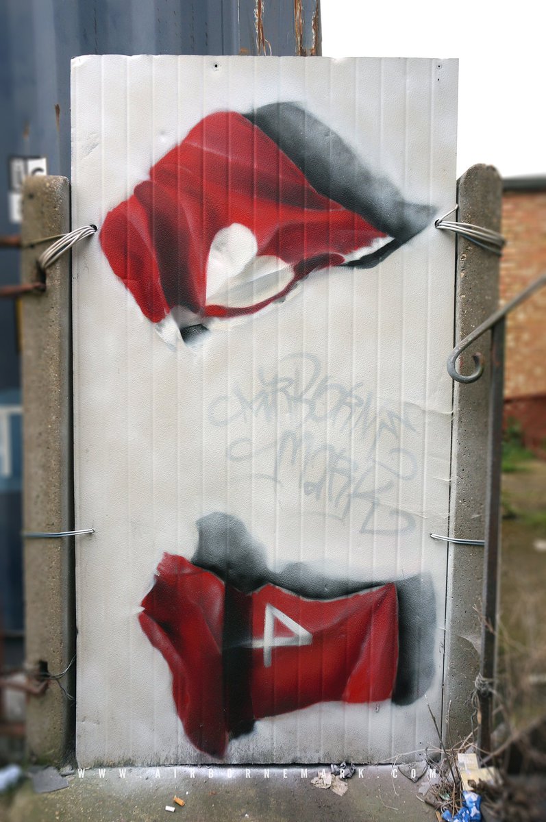 Double Double No. 4. A ripped jearbon a Penge door... #SecretPenge