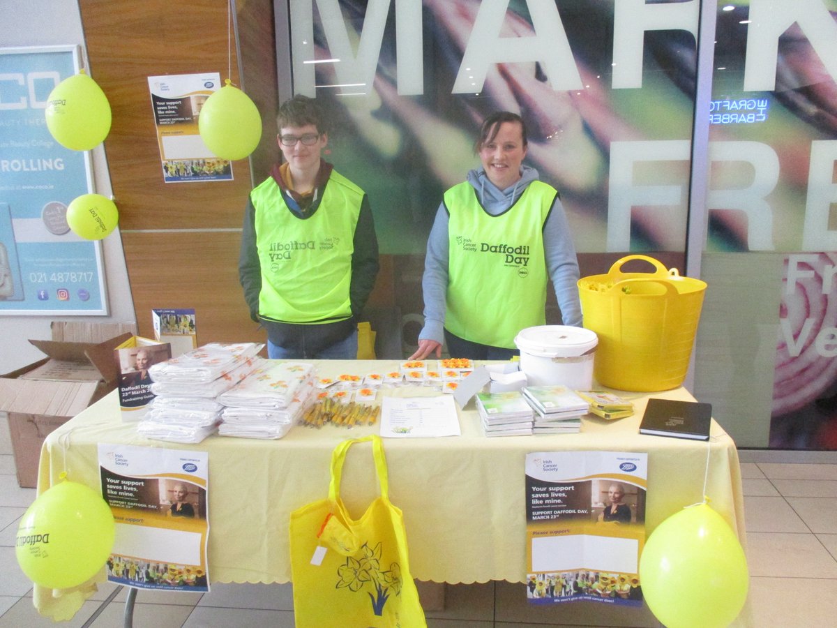A group of Students from Ballincollig Youthreach supported the local Irish Cancer Society daffodil day collection at Castlewest shopping center Ballincollig #daffodilday #irishcancersocity #NAYC #youthreach