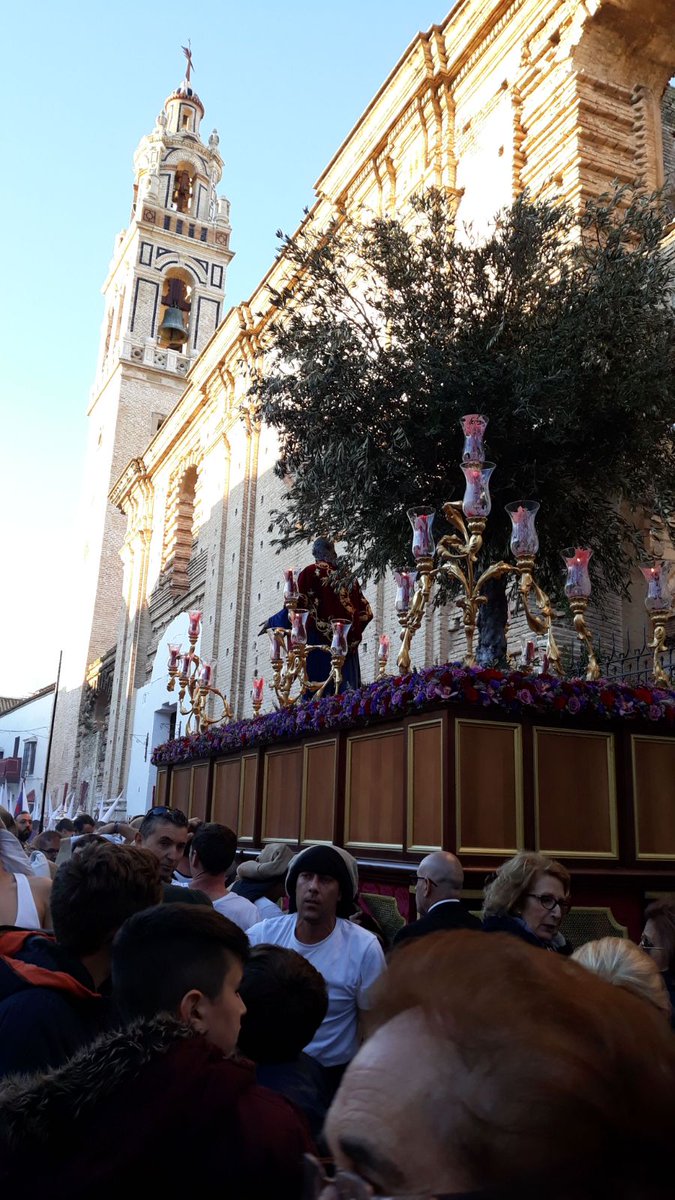 BGpodercoria's tweet photo. Hoy nuestros componentes disfrutarán de un merecido dia de descanso, tras el magnífico dia de ayer junto a @amoryconcepcion, os dejamos algunas fotos de lo vivido ayer🎼⚓
#GranPoder2018 #SomosGranPoder #LunesSanto https://t.co/6WWLsk8EC2