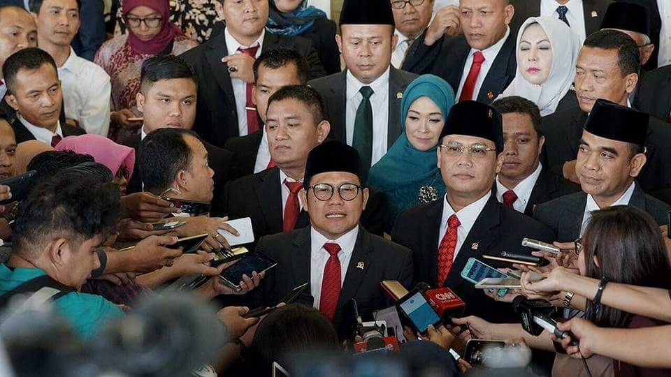 JOIN_NTT's tweet image. Pengantar Menuju Kursi Cawapres 2019
@cakimiNOW @jokowi @ajhar_ambubari @JOIN_SulBar @shybet @gab_pira @manika_arbit @Jkw_CakImin @santripanglima @SonlayAbraham @ladi_alo @KadirMohan3 @CucunA44 @DPP_PKB @PKB_Go2019 @SyarifH77348217 @RifaiBetawi @SamsulGole