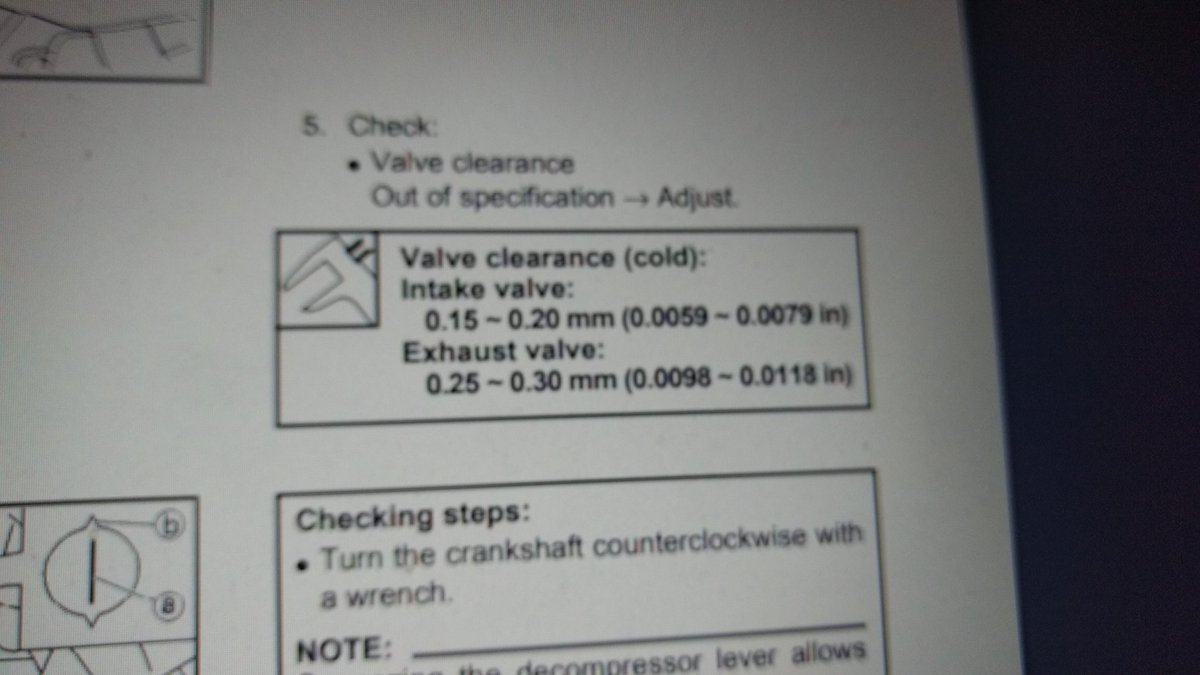Asi_Markus's tweet photo. Measurig valve clearance to this Yamaha YZF 426, owner said is hard to start it up, after measuring we can see what is the problem https://t.co/0QrwdnZkHh