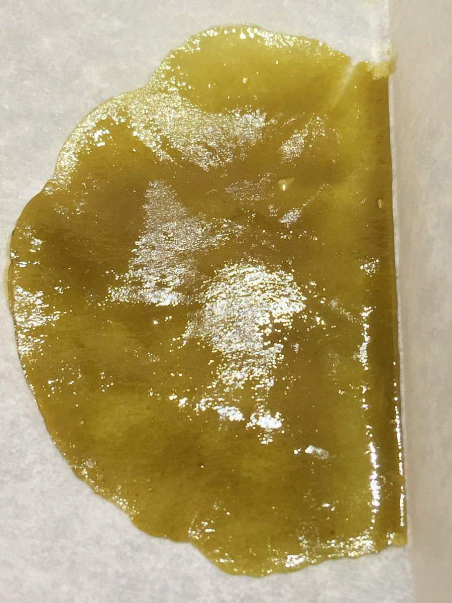 aff_extracts's tweet image. Layers of terps, green crack squish #terps #bhno #solventless #rosin