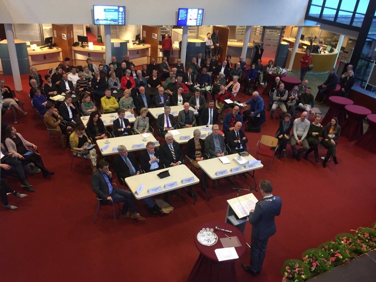 raad_tdiel's tweet photo. De afscheidsraad is begonnen! https://t.co/0AWBJGYdUV