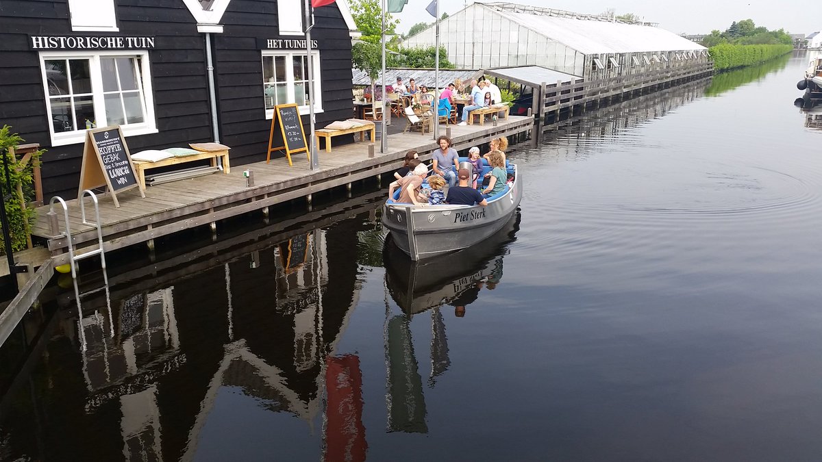 Onze bootjes liggen klaar voor het mooie voorjaar. En we hebben nu ook een eiland voor onze huurders beschikbaar. #westeinderplassen <a href="/LakeAmsterdam/">LakeAmsterdamTours</a>