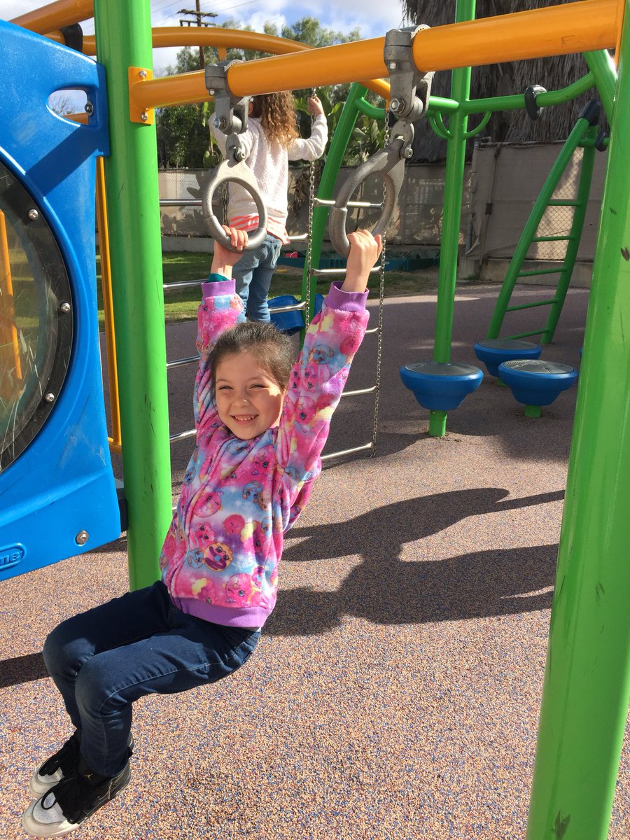 LMSVSchoolsESS's tweet image. ESS is the place to be during spring break! @AvoESS @Bancroft_ESS @KemptonESS @LaPresaESS @RanchoEss #ESSRocks #RecessTime