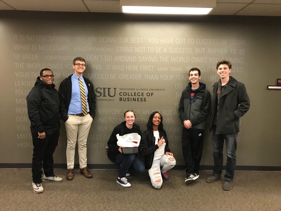 SIUPiKapp's tweet photo. Greek Week is off to a good start, showing our Dean some appreciation!
#siugreekweek2018team2 https://t.co/d9BNtkTBcW