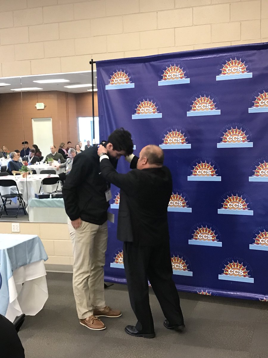 mittymvball's tweet photo. Congrats to our very own Senior Outside Hitter Derek Jones on receiving the WCAL Male scholar Athlete of the Year! We are so proud of your accomplishments and hard work over these last 4 years!!!! Keep it up! #HeIsAMonarch https://t.co/tEGeNf2kIz