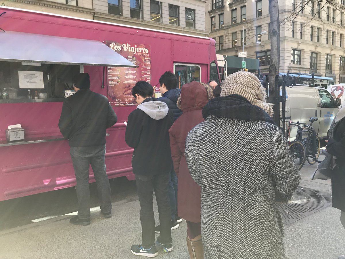 Y en el mientras tanto, hay que probar cosas en la calle
Hoy <a href="/LosViajeros15/">Los Viajeros</a> tacos, burritos, la dueña ganó el chopped de <a href="/FoodNetwork/">Food Network</a> 🌮