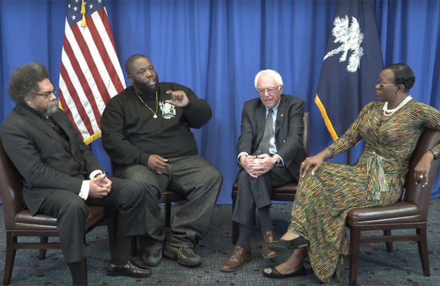 DZO6hyFVAAAgR2f?format=jpg&name=small