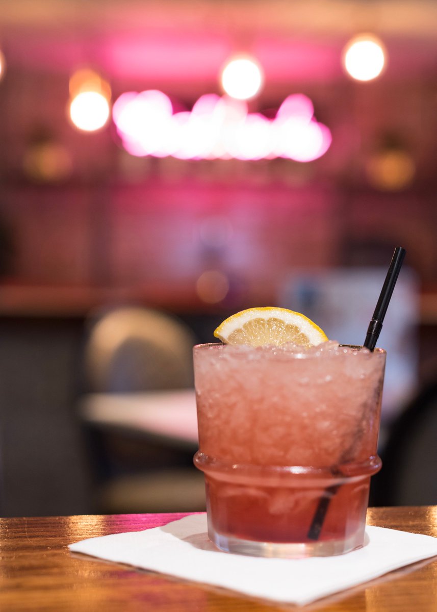 SlugHanover's tweet image. Here to make your Monday that little bit better! 2-4-1 all evening with a large range of cocktails to choose from. Enjoy your cocktails with our many food options, we recommend the Feast with Friends.. just delicious!

#happymondays #2for1 #beattheblues