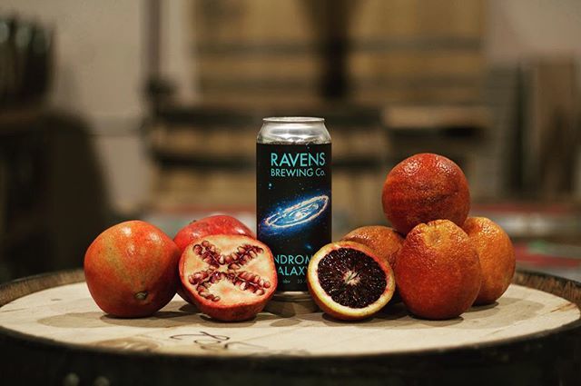 RavensBrewing's tweet image. This Friday, we’re kicking off the weekend in style. We’ll have a limited edition Pomegranate &amp;amp; Blood Orange Galaxy IPA on tap, and @helmsmobilekitchen will be here at 3pm to dish out some seriously good food! Don’t miss out on this one time only beer. 
… ift.tt/2GarYmB