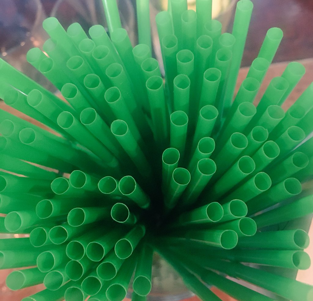 The new biodegradable straws are in.
#saynotoplastic #savetheseas