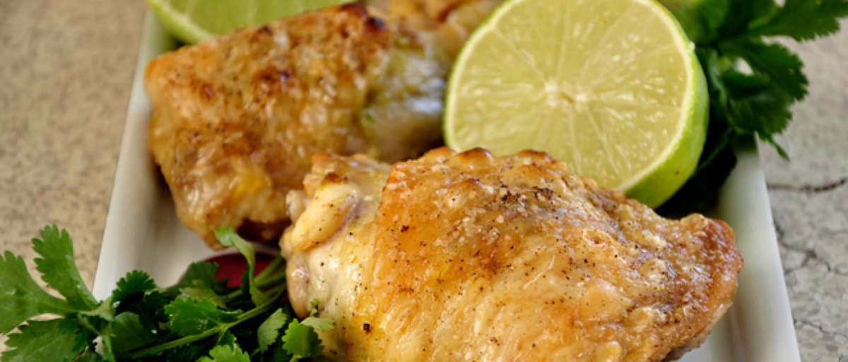 Wishing our thighs were this golden brown. That's not weird, right? #DinnerTonight <a href="/holajalapeno/">Kate Ramos</a>
 bit.ly/2Gd0Weh