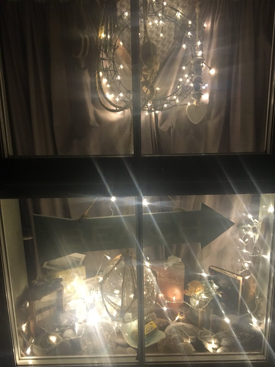 Agincare's tweet image. Sorry to miss the weekend events and hope the timer for my lights worked ok for @windowwander @friendsofbside 😬. The other images from #Portland windows look brilliant. Another great @bsidefest event for the community @mollyscar