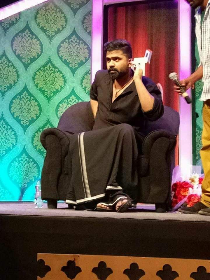 SimbuLive's tweet photo. Exclusive Photos: Yesterday Evening at #கலக்கப்போவதுயாரு Season 7 - Finals!! #STR #SIMBU https://t.co/fi3eSEtXQg