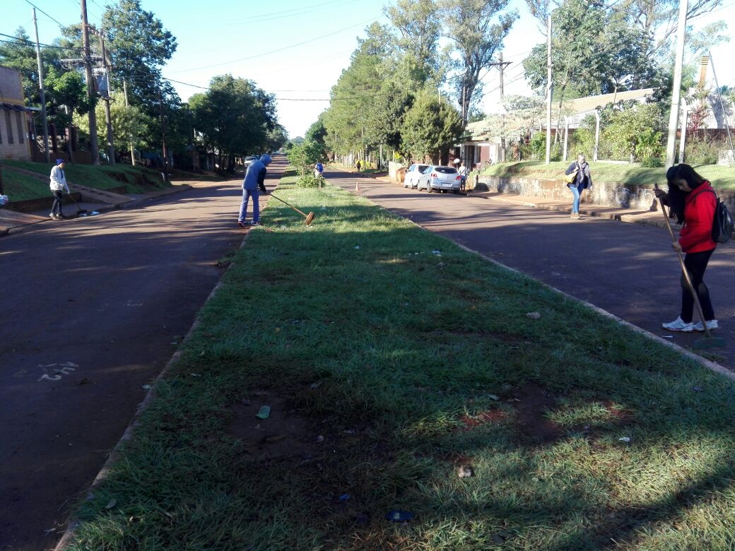 citsantarita's tweet photo. CIT SANTA RITA,26/03, Chacabuco y monseñor de andrea BARRIDO Y LIMPIEZA DE BOU LEVARES.POSADAS MAS LIMPIA. JOAQUIN LOSADA INTENDENTE. Claudelino Luis Pérez DELEGADO MUNICIPAL... https://t.co/WdbRqZPedG
