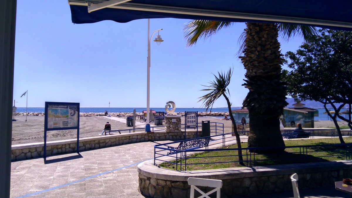 El Mediterráneo desde el restaurante Merlo en Pedregalejo Málaga